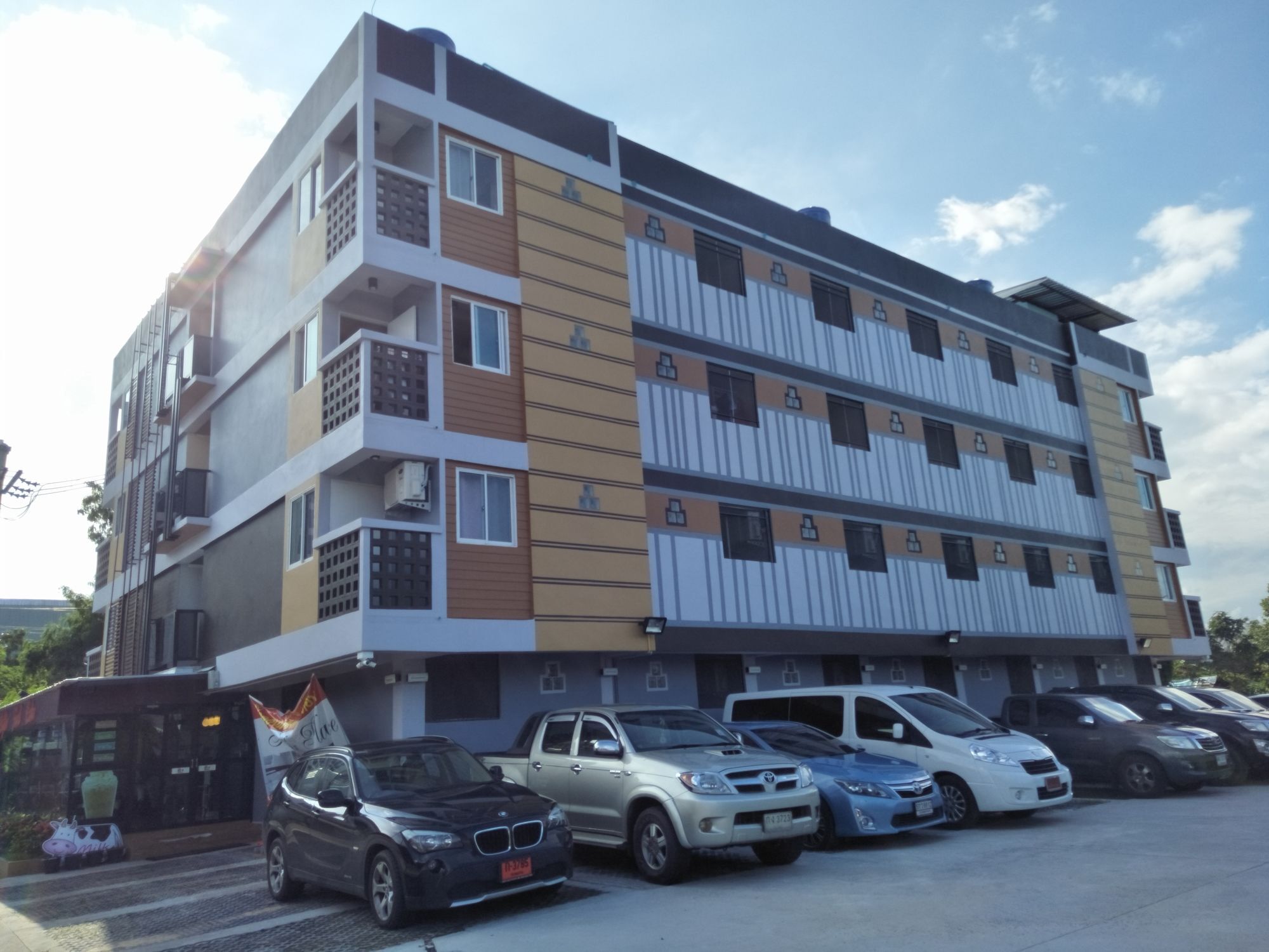 Rinrada Place Hotel 우본라차타니 외부 사진